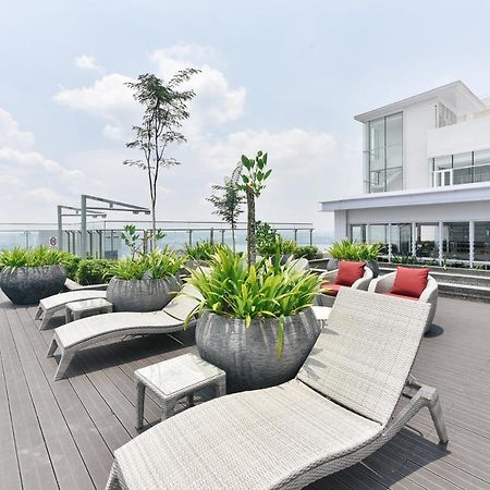 Suasana Private Suites By Subhome Τζόχορ Μπάχρου Εξωτερικό φωτογραφία