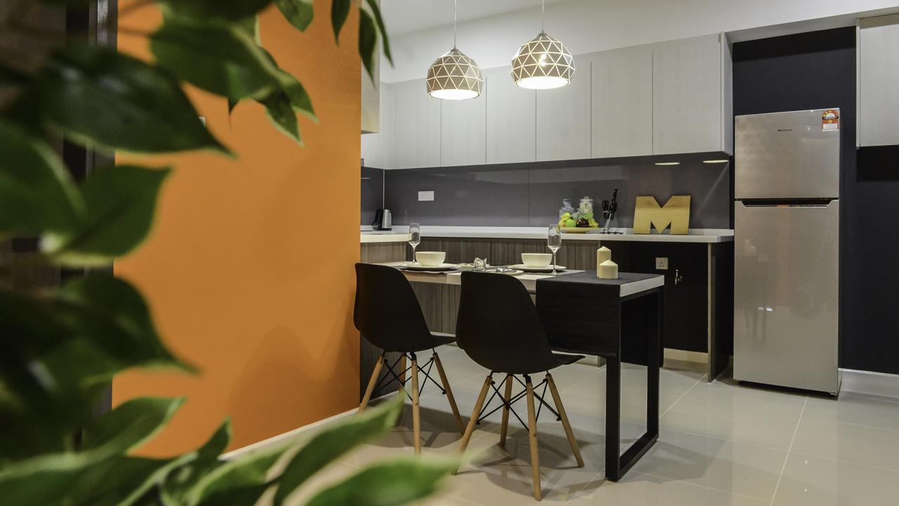 Suasana Private Suites By Subhome Τζόχορ Μπάχρου Εξωτερικό φωτογραφία