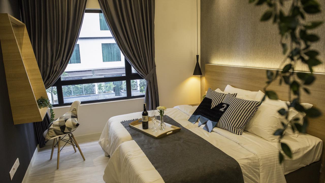 Suasana Private Suites By Subhome Τζόχορ Μπάχρου Εξωτερικό φωτογραφία