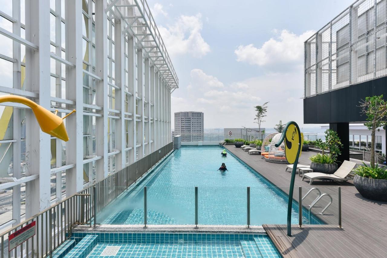 Suasana Private Suites By Subhome Τζόχορ Μπάχρου Εξωτερικό φωτογραφία