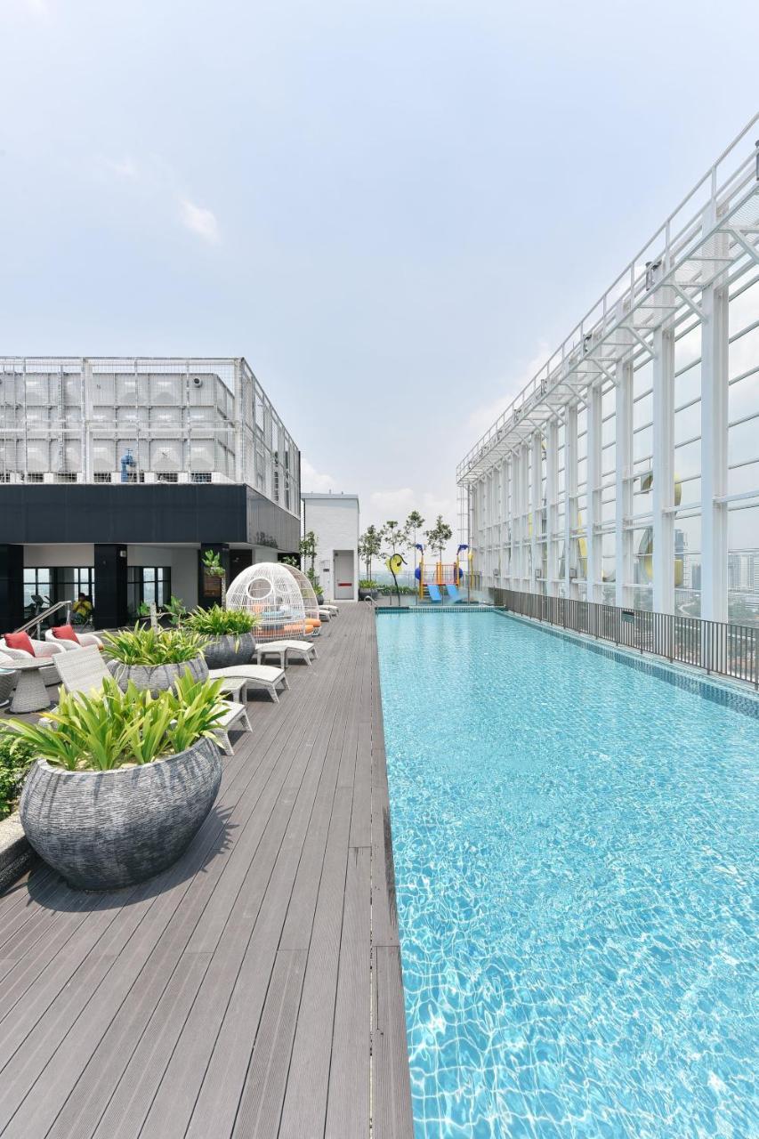 Suasana Private Suites By Subhome Τζόχορ Μπάχρου Εξωτερικό φωτογραφία